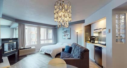 6-308 : Standard Studio - sleeps 4.