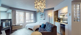 6-308 : Standard Studio - sleeps 4.