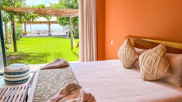 豪華雙人房, 1 間臥室, 海灘景 | 埃及棉床單、高級寢具、羽絨被、記憶棉床墊