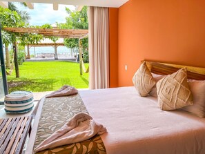 デラックス ダブルルーム 1 ベッドルーム ビーチビュー | エジプト綿のシーツ、高級寝具、羽毛の掛け布団、低反発ベッド