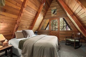 6 soverom, strykejern/-brett, reiseseng for barn og wi-fi (inkludert)