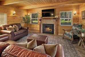 Smart-TV, peis og bøker