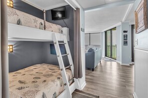 2 dormitorios, tabla de planchar con plancha, wifi gratis y ropa de cama
