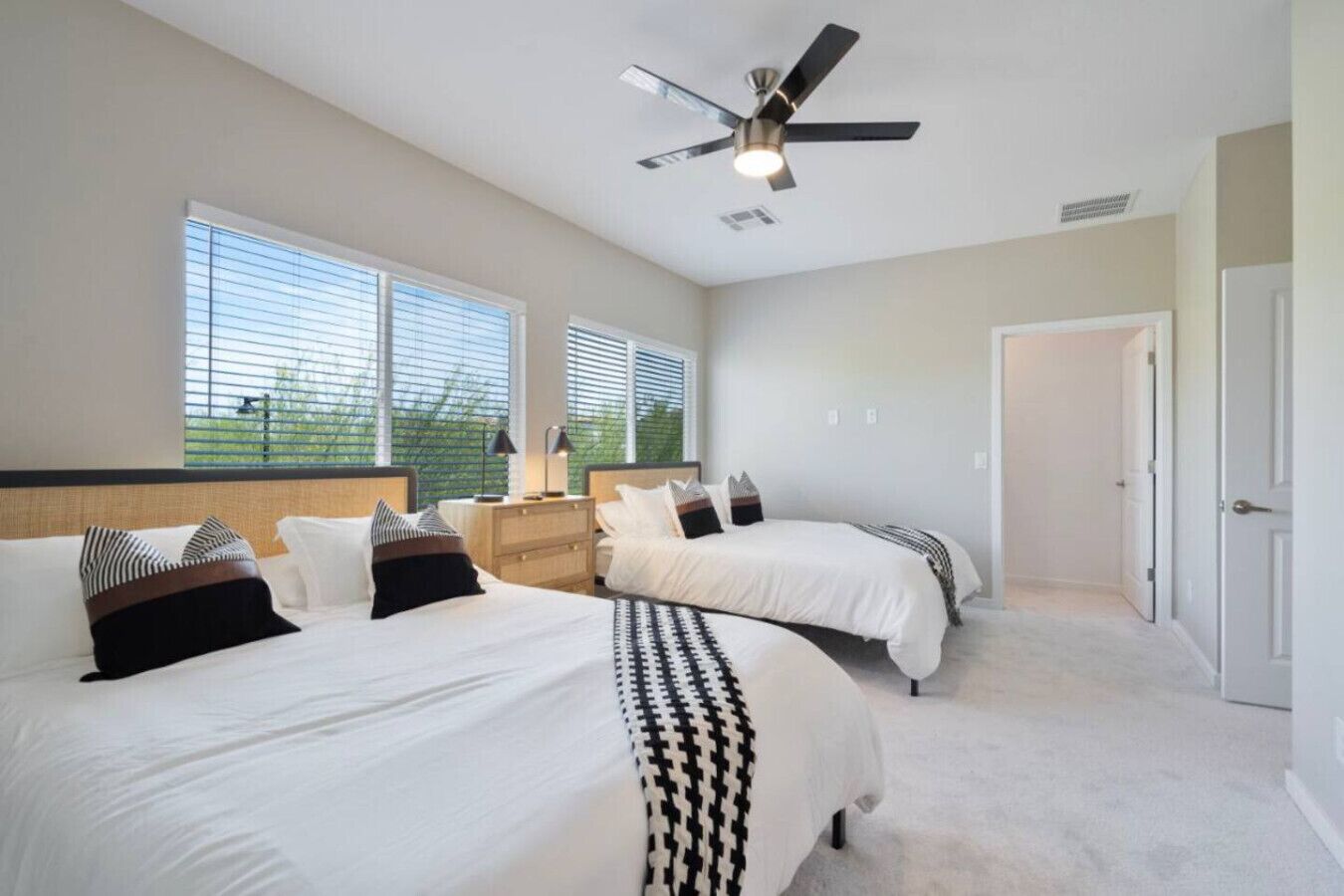 7 bedrooms, desk, iron/ironing board, travel crib