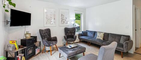 Téléviseur, bureau