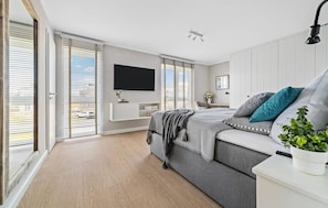 3 soverom, strykejern/-brett, reiseseng for barn og wi-fi (inkludert)