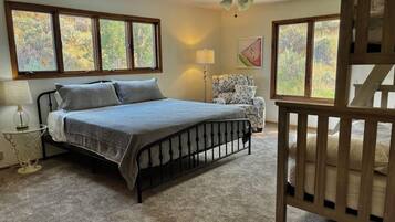 3 habitaciones, escritorio, tabla de planchar con plancha y wifi gratis