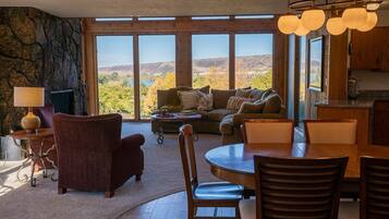 Una Smart TV, una chimenea