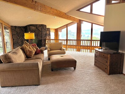 Waterfall House, in the Snake River Canyon