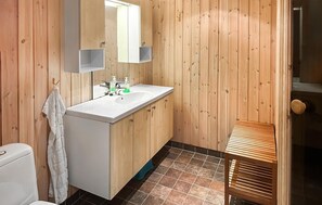 Shower - Amazing home in åseral with sauna (Åseral)