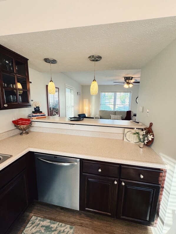 Interior - Flat Rock Place- Cozy townhome close to IU (Bloomington)