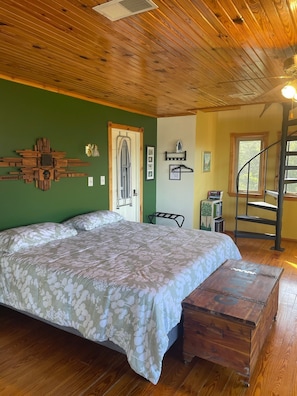 5 bedrooms, iron/ironing board, WiFi, bed sheets - Welcome to Your Lodge! (Magnet)