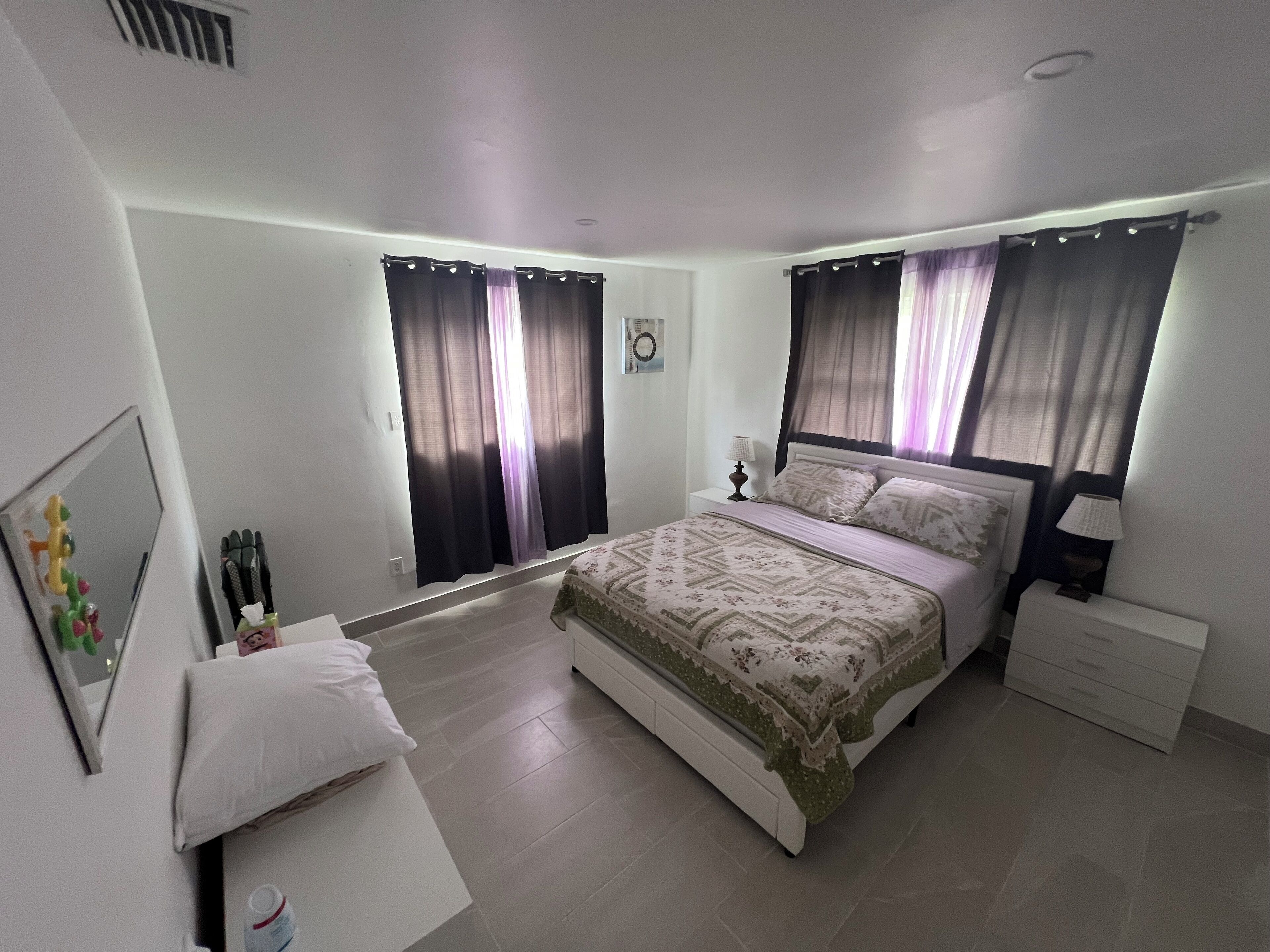 4 soverom, strykejern/-brett, wi-fi og sengetøy