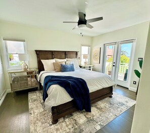 3 bedrooms, desk, free WiFi, bed sheets - Gorgeous City & Bay Views - Minutes to Downtown (San Diego)