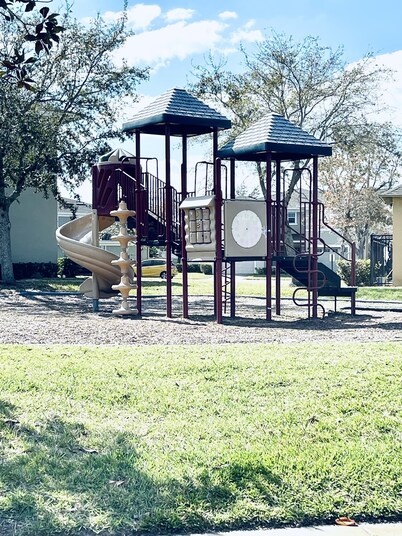 Lakeside Community, Pools, and More!