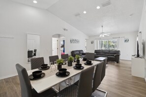 Exterior - Great Community, Amazing Private Pool, Near Disney! (Davenport)