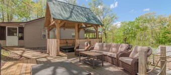 Cozy cabin with 3 bedrooms and WiFi, peaceful Nancy