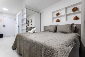 Cortinas blackout, tabla de planchar con plancha y wifi gratis