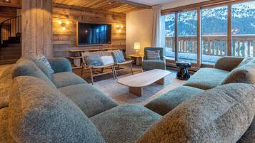 Télévision, cheminée