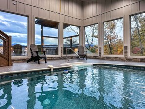 Indendørs pool, opvarmet pool