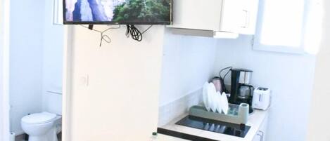 Four Ă micro-ondes, un four, surface de cuisson