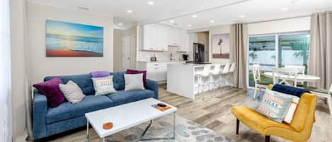 Smart TV, chimenea, videojuegos y futbolito