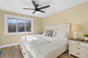 3 bedrooms, desk, iron/ironing board, travel cot