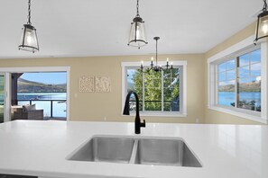 Interior - Marina Lookout - The best vibe in Veranda Beach (Oroville)