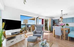 Fernseher, Stereoanlage