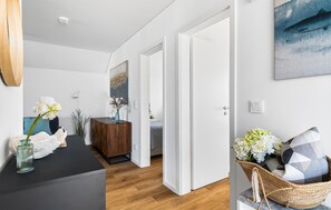 2 makuuhuonetta, silitysrauta/-lauta, vauvan matkasänky, ilmainen Wi-Fi