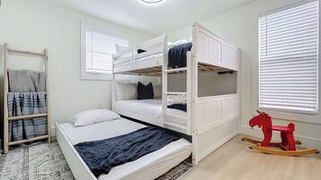 3 bedrooms, iron/ironing board, free WiFi, bed sheets