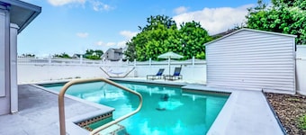 Poolside Paradise Near Siesta Key Beach