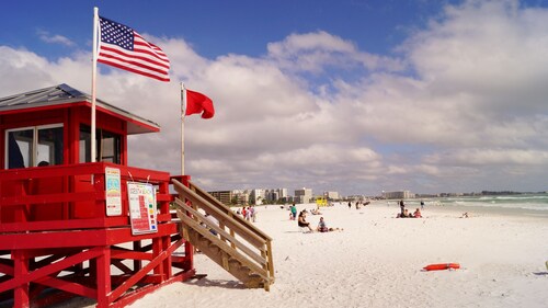 Poolside Paradise Near Siesta Key Beach
