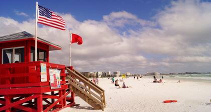 Poolside Paradise Near Siesta Key Beach