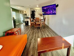 Living area - 2-bed 1 bath guest unit @stayinwhittier (Whittier)