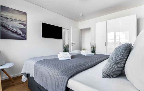 2 bedrooms, iron/ironing board, travel cot, free WiFi