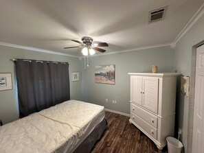 2 habitaciones, tabla de planchar con plancha y wifi gratis 