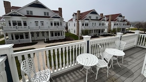 Unclassified image, 5 of 29, button - Edgewater Villa: 4 Bedroom, Sleeps 14! (Sheboygan)