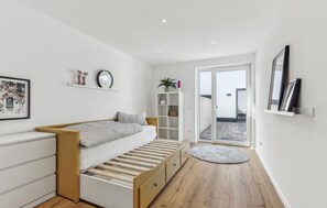 3 bedrooms, travel crib, free WiFi - Nice home in Kirchen - Sieg with WiFi (Kirchen - Sieg)