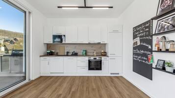 Kühlschrank, Herdplatte, Geschirrspüler