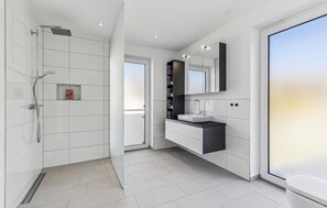 Shower - Nice home in Kirchen - Sieg with WiFi (Kirchen - Sieg)