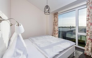 2 bedrooms, iron/ironing board, travel cot, free WiFi - Amazing home in Gelting (Gelting)