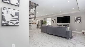 TV connectée, cheminée
