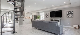 Welcome to Lake House by Lis, where stunning lake views and serene sunsets await