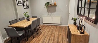 Modern 3-Bedroom House | 5 Mins to City Centre | Perfect for Families & Groups!