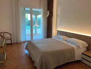 1 chambre, fer et planche à repasser, Wi-Fi gratuit, draps fournis