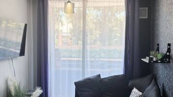 Älytelevisio, kirjoja, stereot