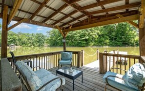 Property grounds - "3X THE FUN" at Lytton's Hideaway! Pet friendly! Sleeps up to 14! Boat Rental!  (Catawba)