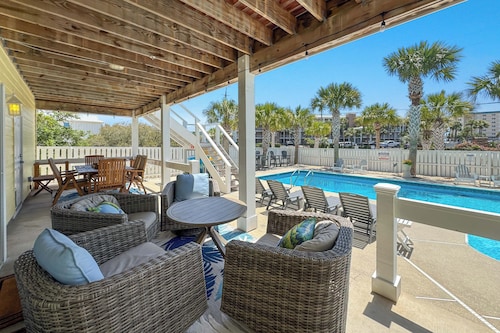 Yellow House at Herons Walk | Private Pool | Dog-Friendly | Hot Tub