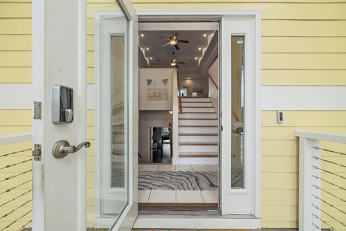 Yellow House at Herons Walk | Private Pool | Dog-Friendly | Hot Tub